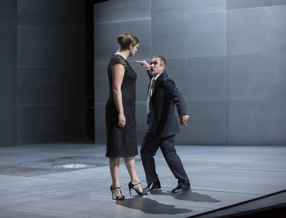 Bernd-Michael Baier und Annett Sawallisch in ANTIGONE. © Rolf Arnold